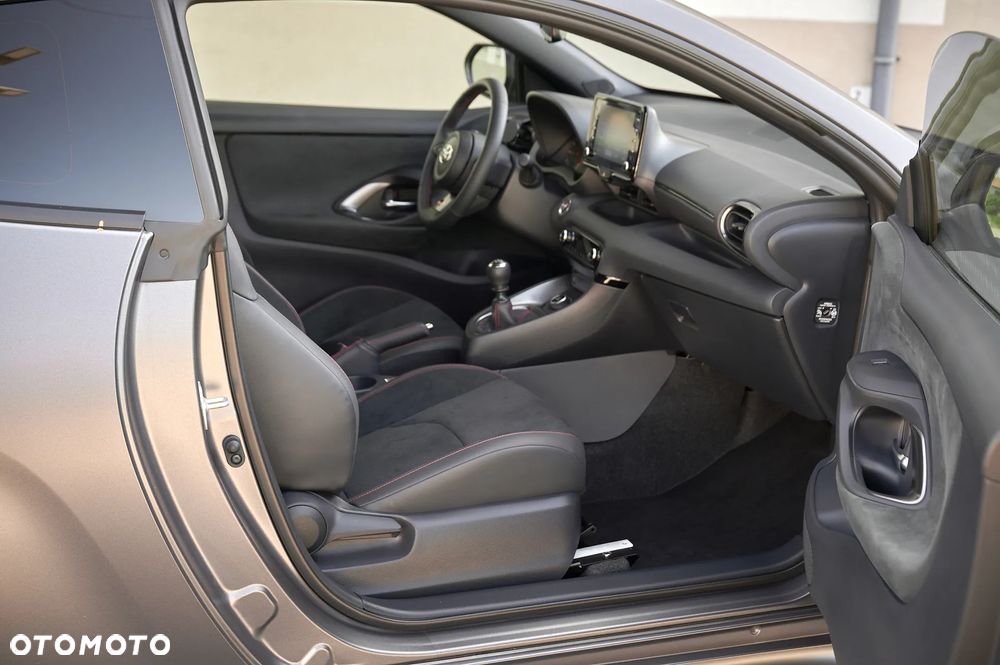 Toyota Yaris GR 1.6 Dynamic - 23