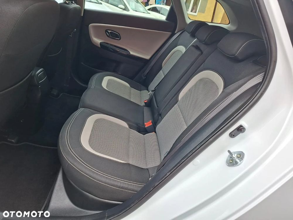 Kia Ceed 1.6 GDI DCT SW Platinum Edition - 18