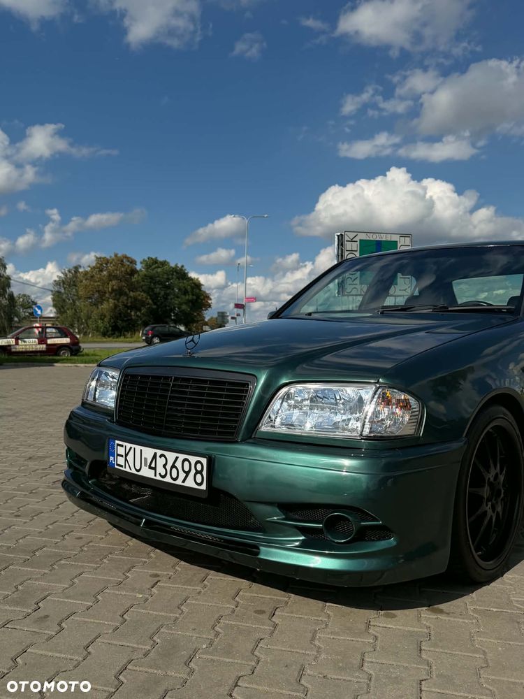 Mercedes-Benz Klasa C 180 T Sport - 19