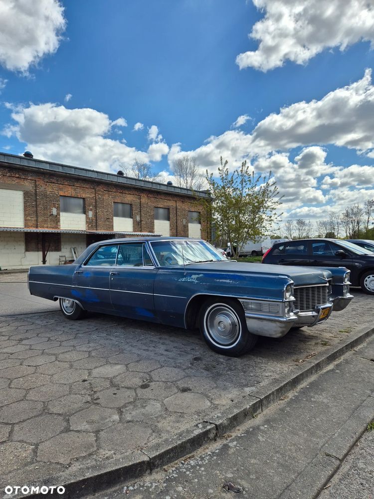 Cadillac Deville - 12