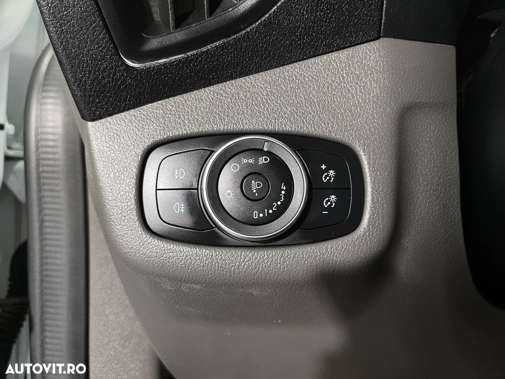 Ford Transit Connect - 14