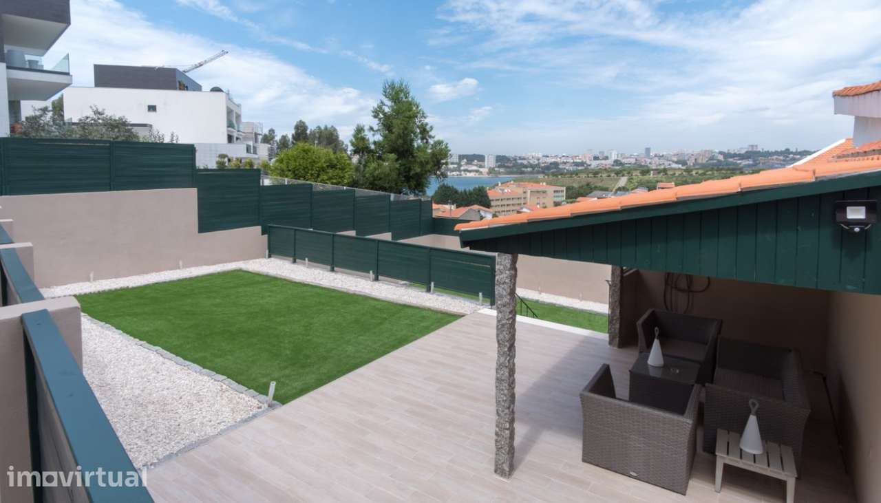 Moradia V4 com vistas do Rio Douro e da cidade do Porto em Vila Nova d - Grande imagem: 3/25