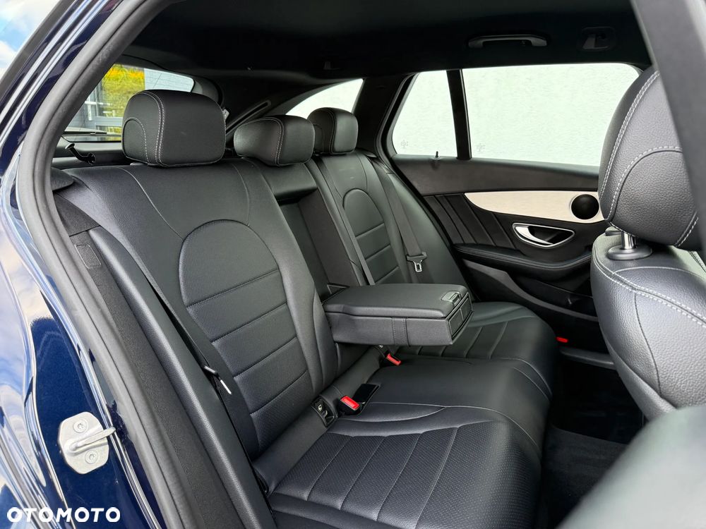 Mercedes-Benz Klasa C 200 d 9G-TRONIC AMG Line - 24