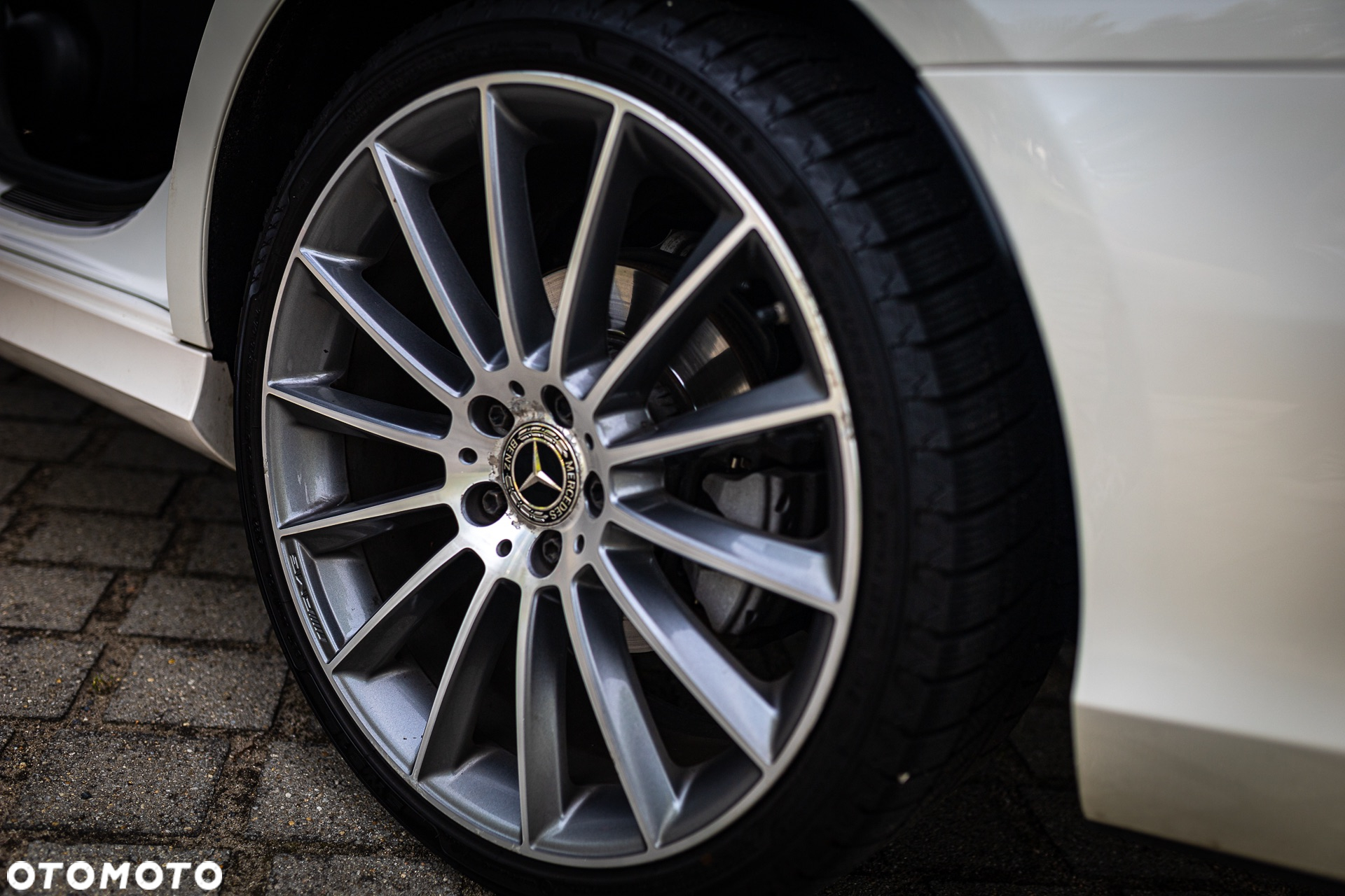 Mercedes-Benz Klasa E 220 d 4-Matic 9G-TRONIC - 8