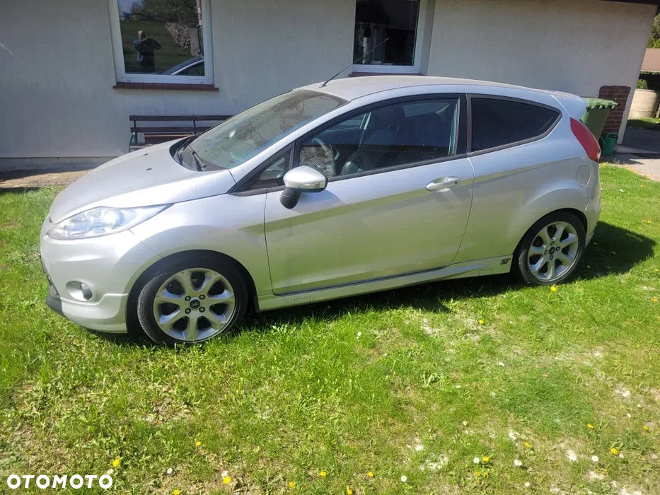 Ford Fiesta - 2
