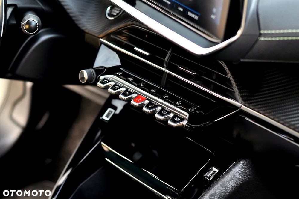 Peugeot 2008 BlueHDi 130 EAT8 GT - 23