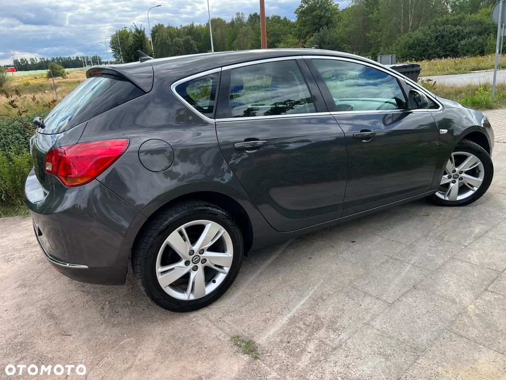 Opel Astra 1.4 Turbo Innovation - 11