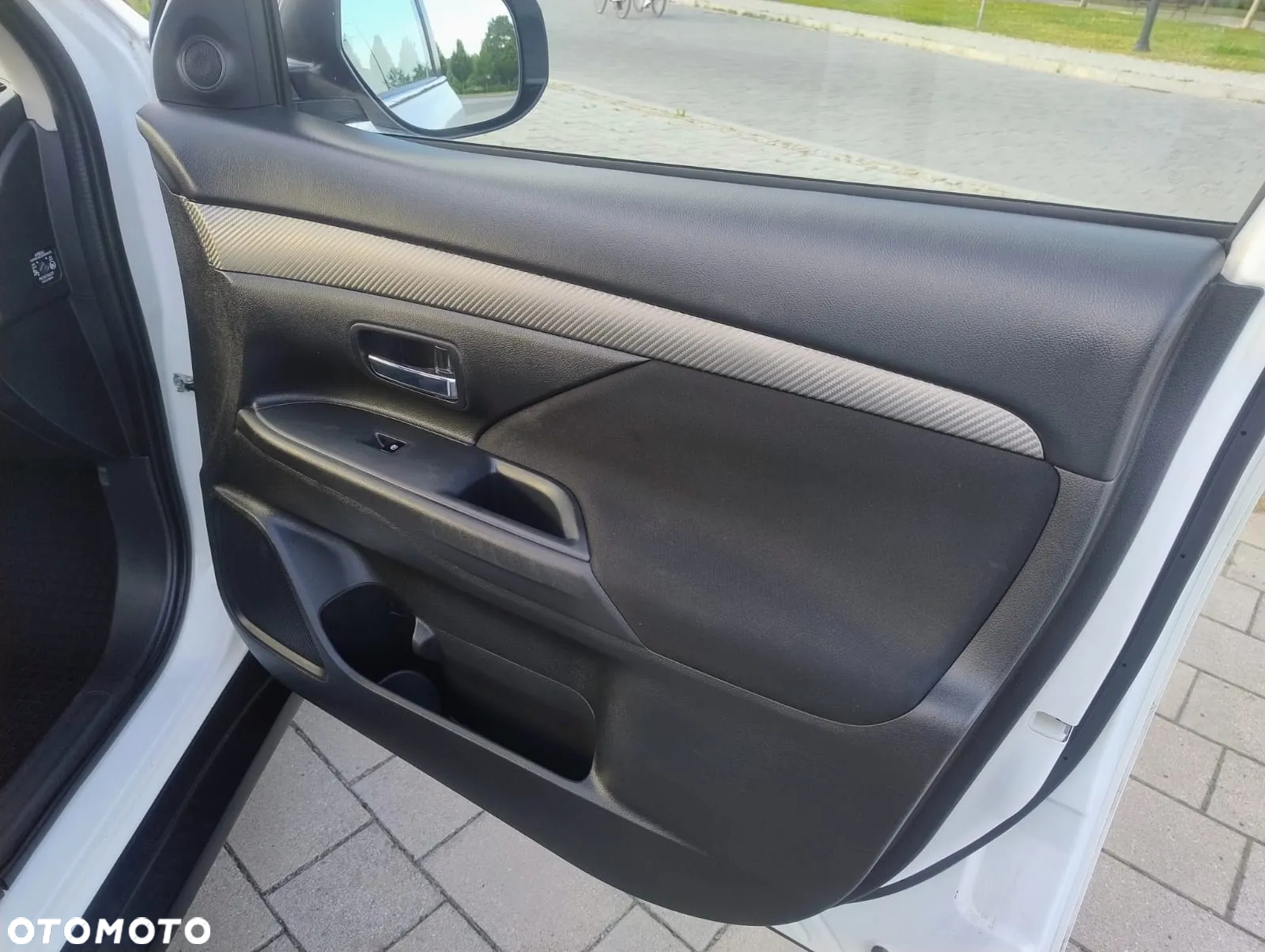 Mitsubishi Outlander 2.0 Intense 4WD CVT - 26