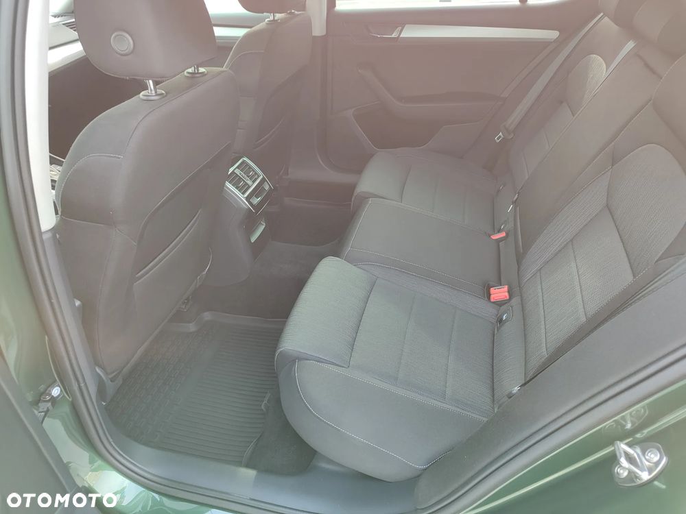 Skoda Superb 2.0 TDI Style DSG - 14