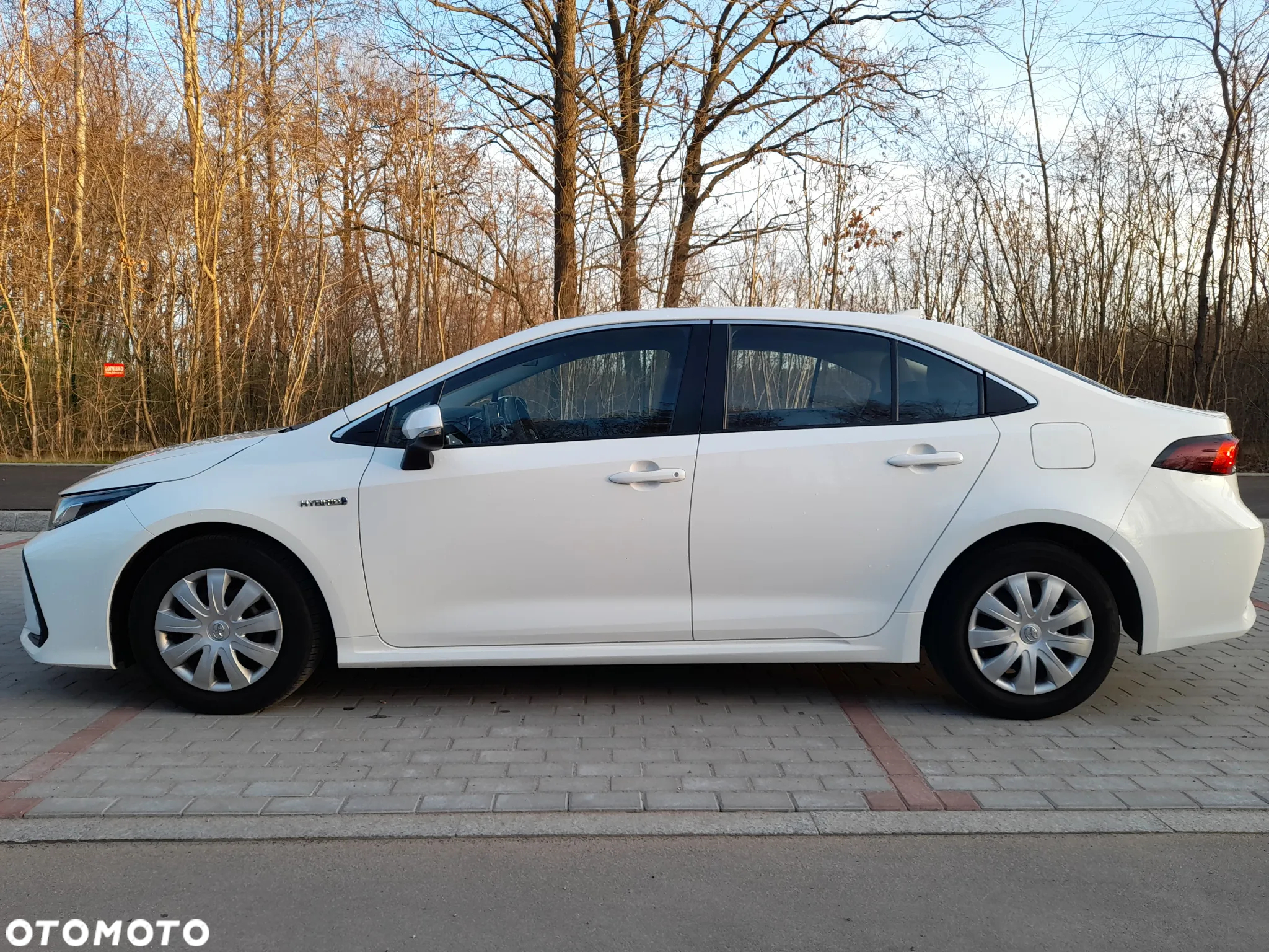 Toyota Corolla 1.8 Hybrid Active - 17