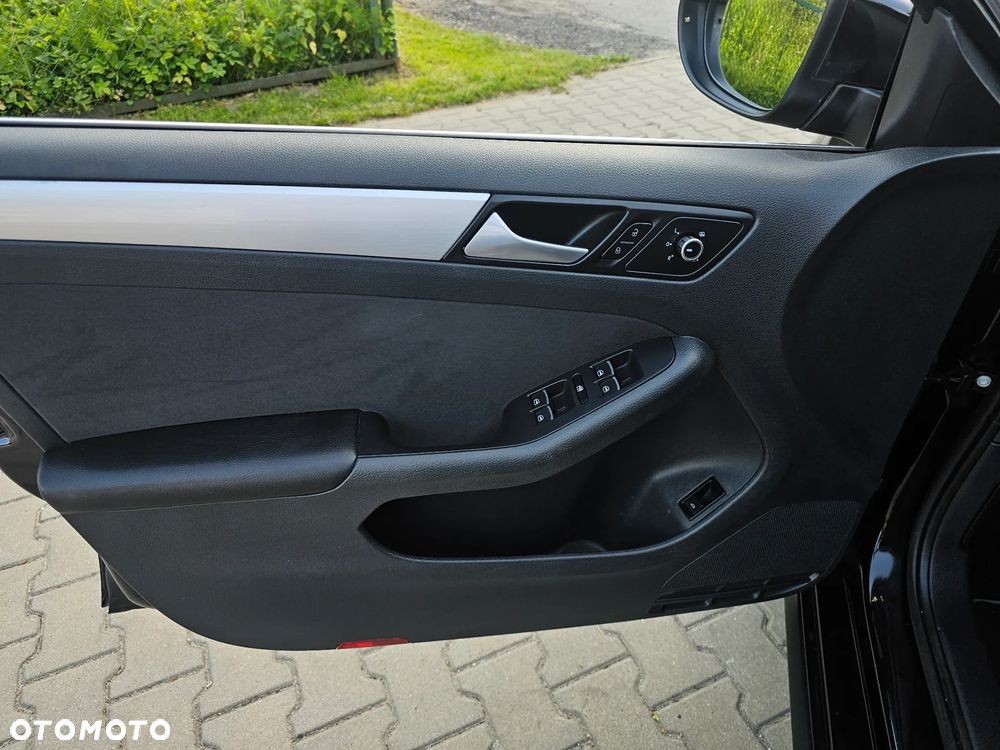 Volkswagen Jetta 1.4 Hybrid DSG Comfortline - 14