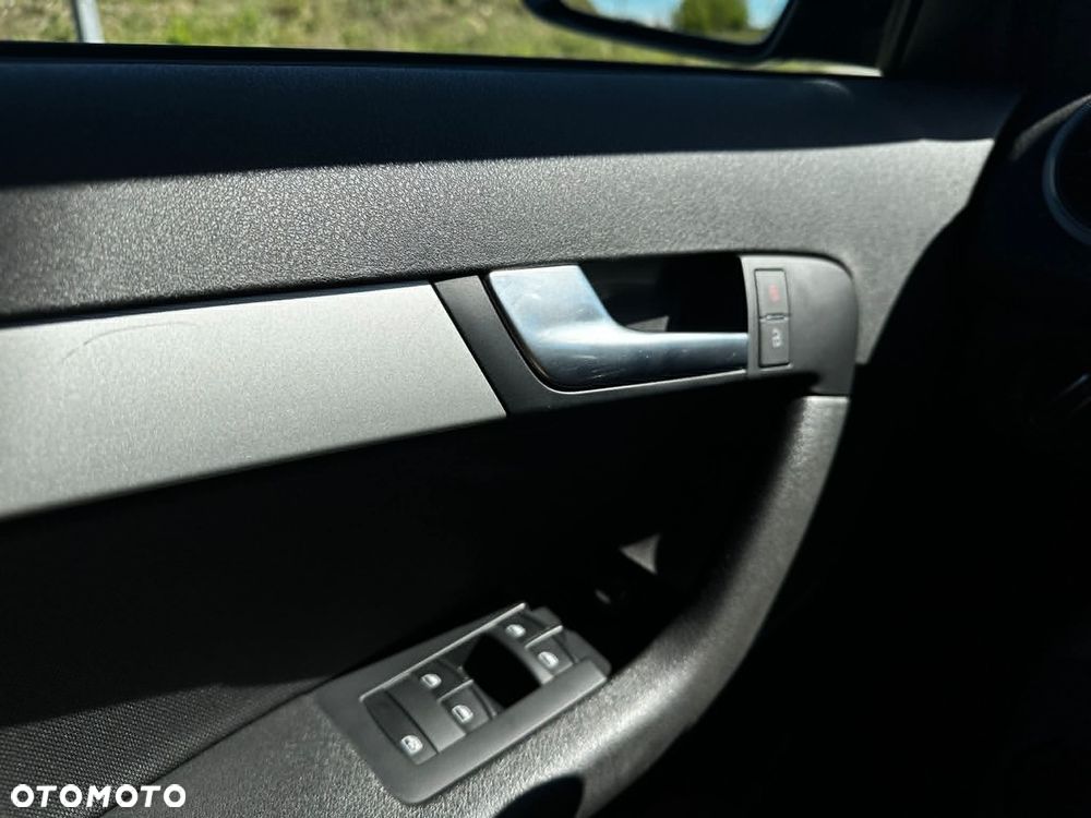 Audi A3 Sportback 1.8 TFSI Ambiente S tronic - 10