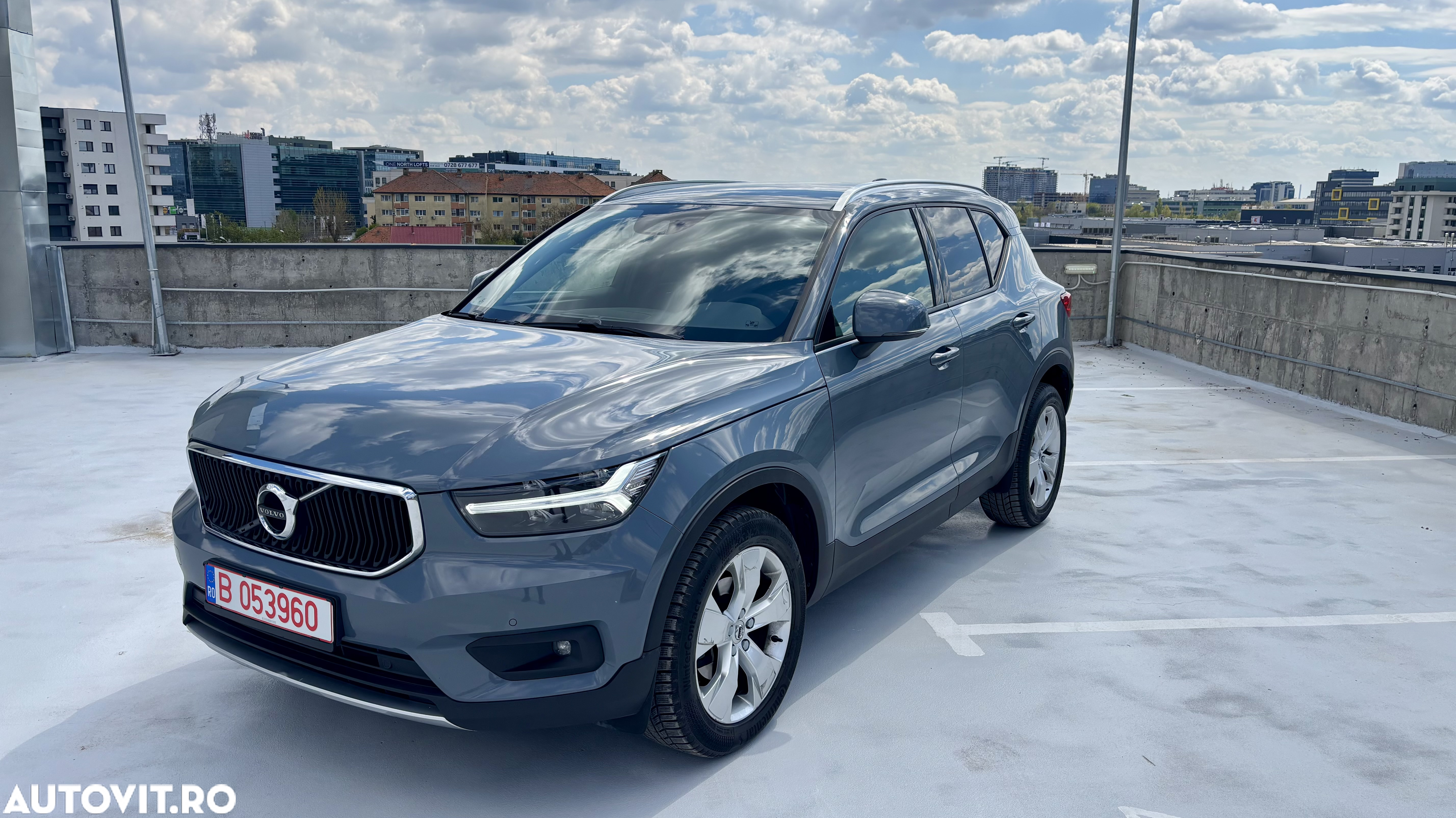 Volvo XC 40 T2 AT8 Momentum - 2
