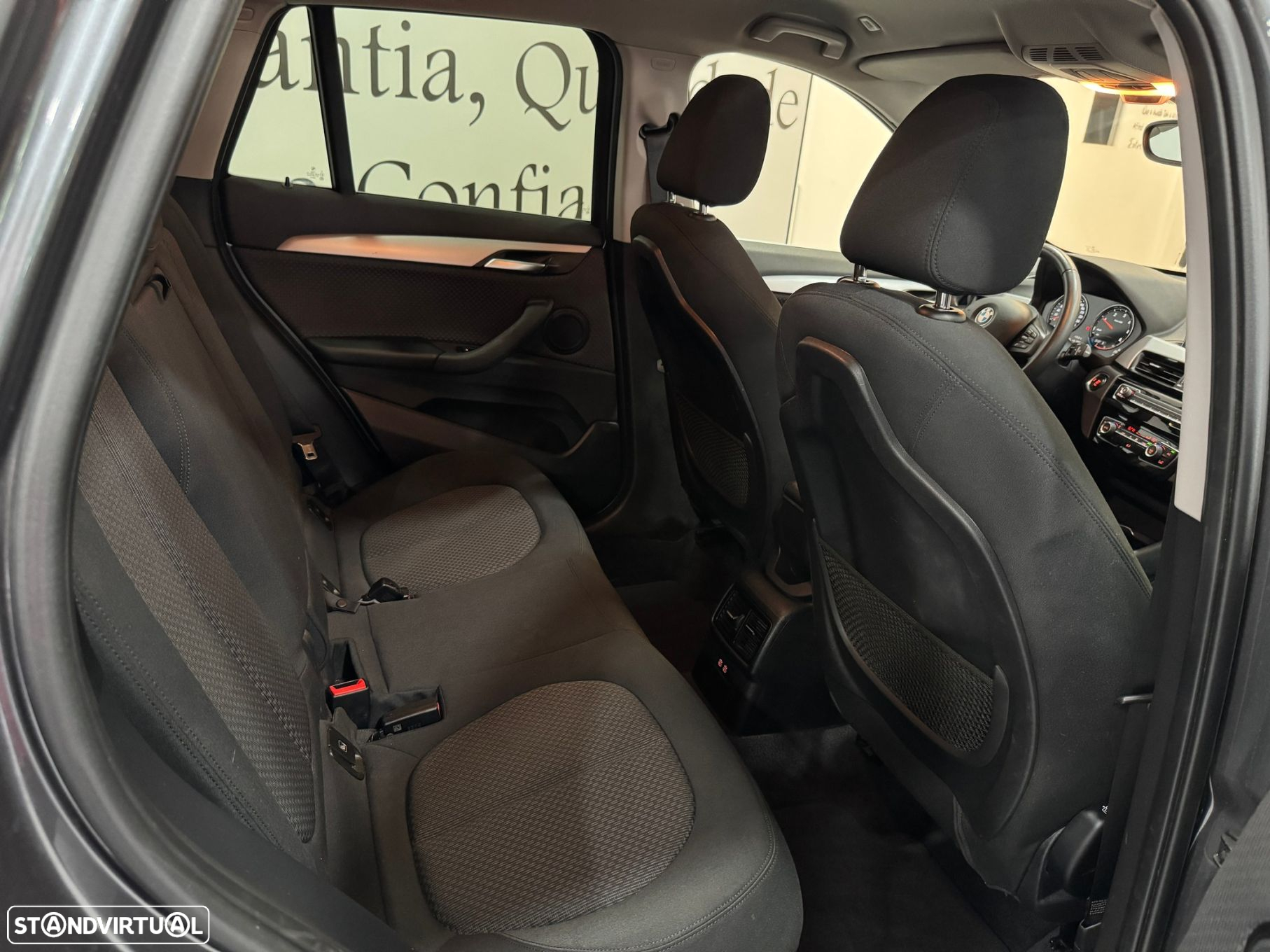 BMW X1 16 d sDrive Advantage - 36
