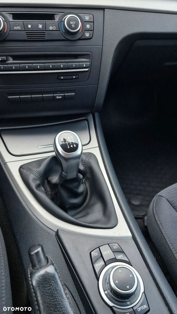 BMW Seria 1 118d DPF - 14