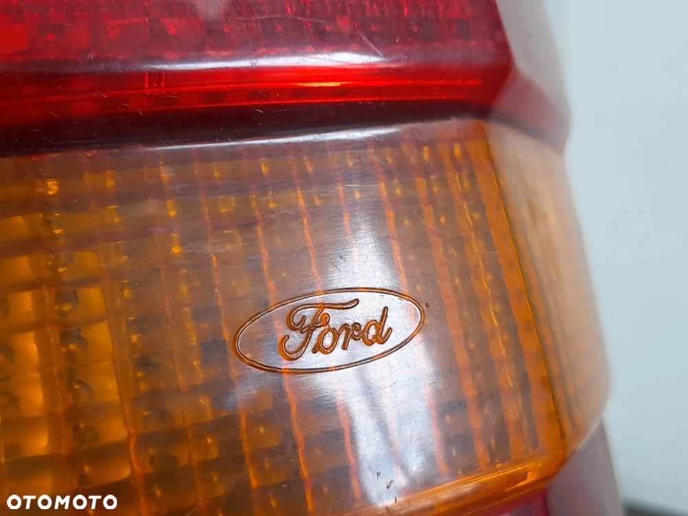 Lampa prawy tył Ford Escort MK3 81AG13A602DA - 4