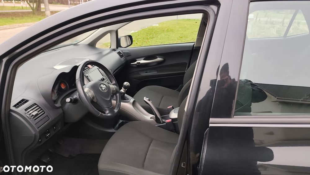 Toyota Auris 2.2 D-4D D-CAT - 5