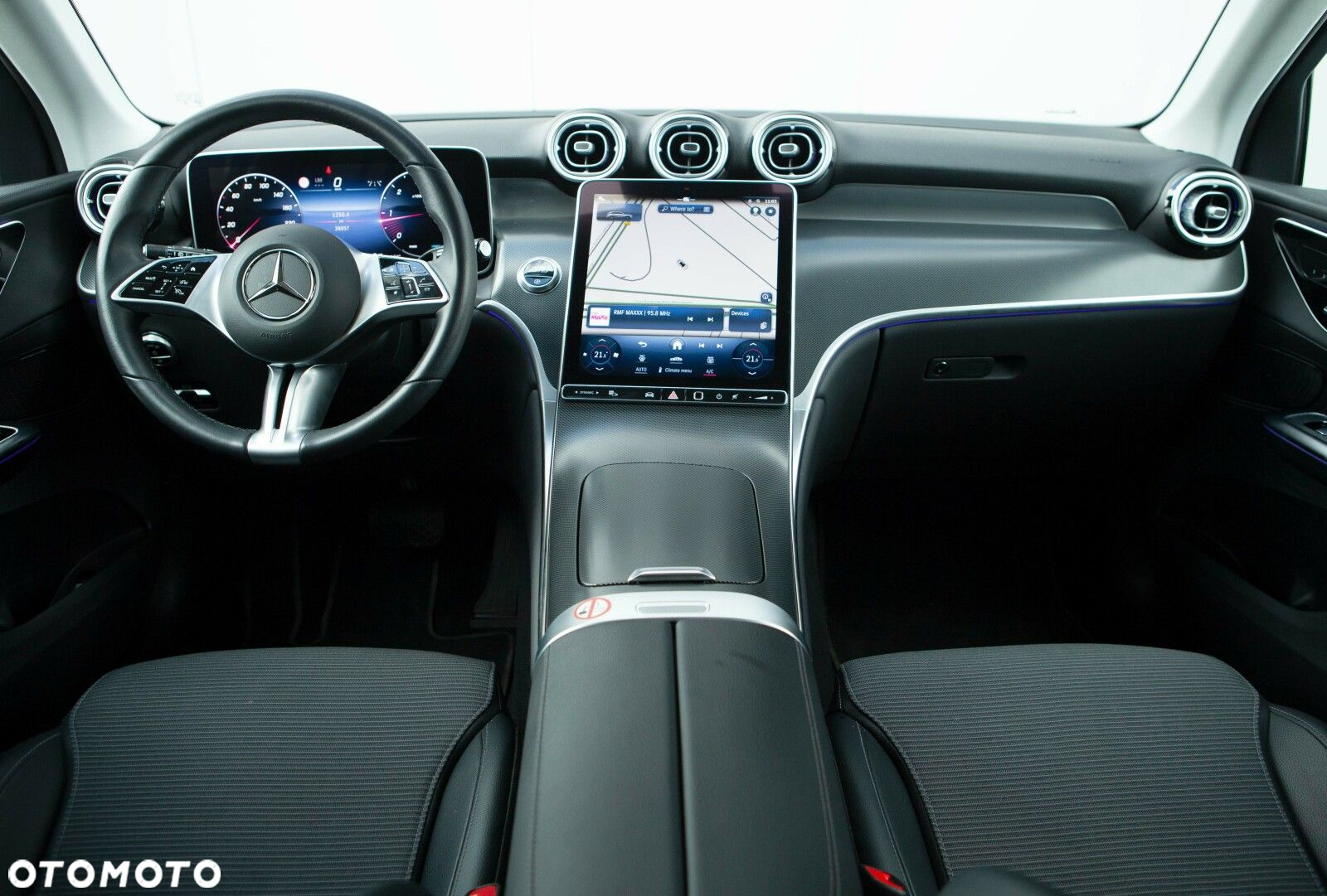Mercedes-Benz GLC - 25