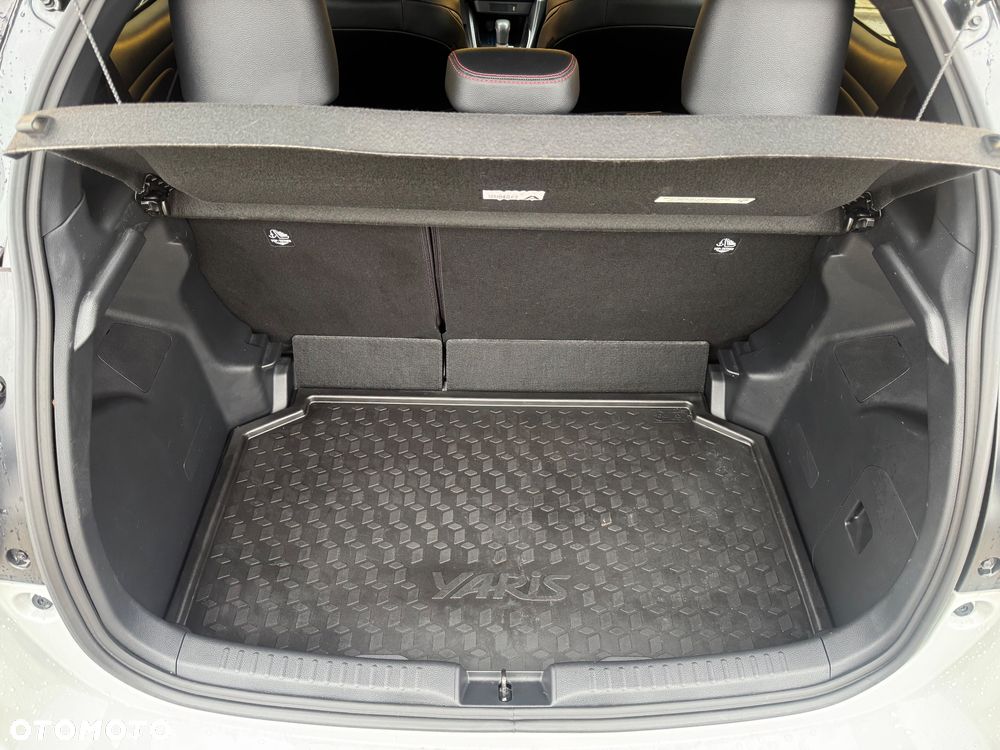 Toyota Yaris 130 1.5 VVT-i GR SPORT - 10
