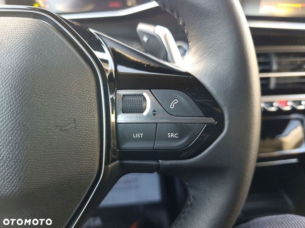 Peugeot 208 1.2 T Allure S&S - 36