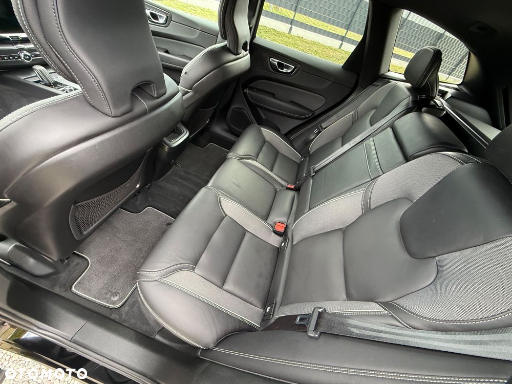 Volvo XC 60 B4 D AWD Geartronic RDesign - 28
