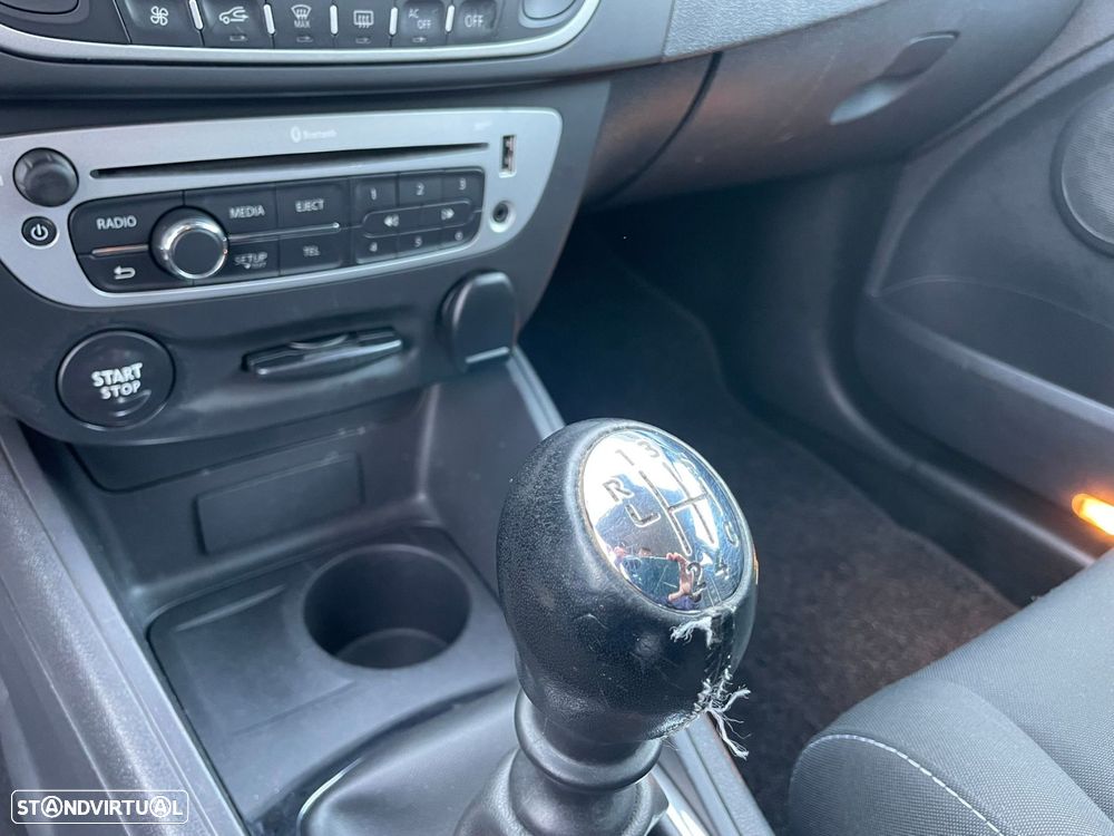 Renault Mégane Sport Tourer 1.5 dCi Dynamique S SS - 18