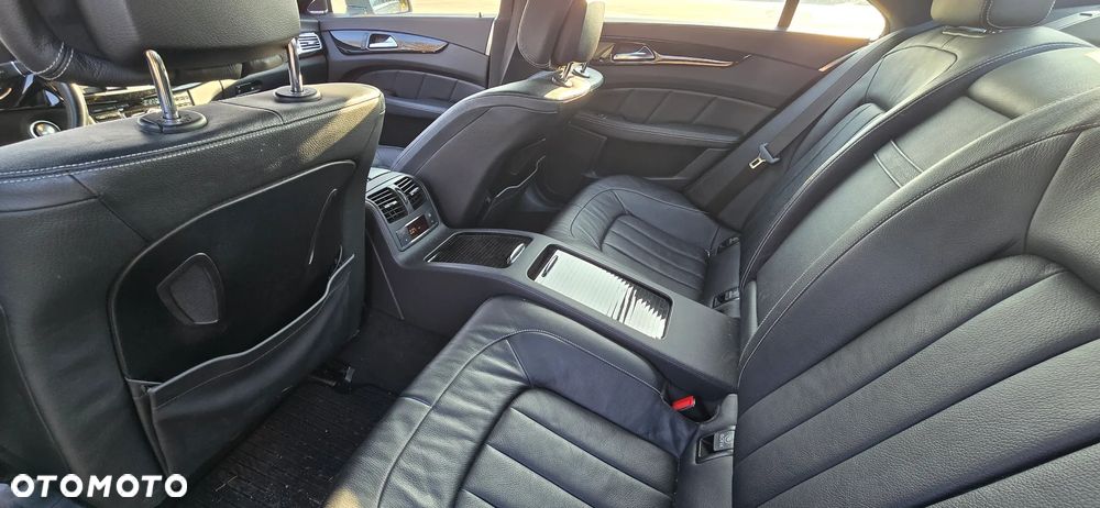 Mercedes-Benz CLS 500 4-Matic BlueEff - 22