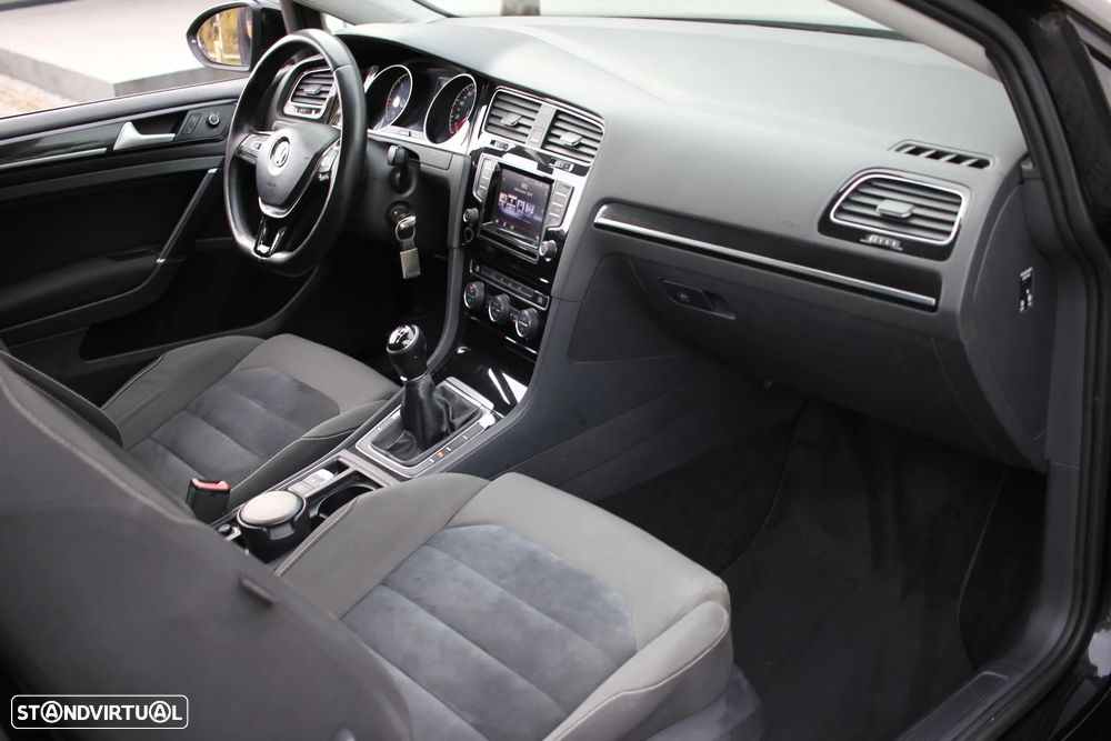 VW Golf 2.0 TDi Highline - 19