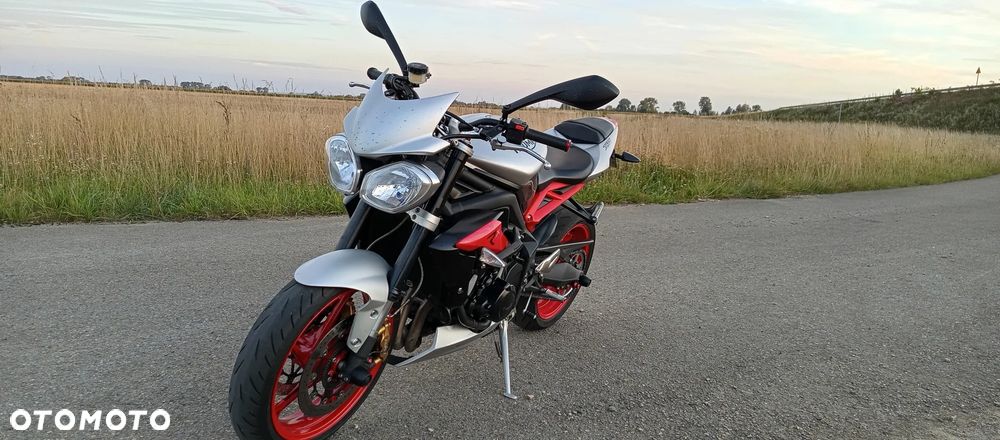 Triumph Street Triple - 7