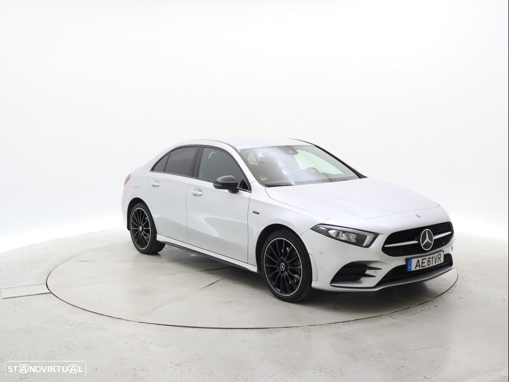 Mercedes-Benz A 250 Limousine e AMG Line - 10