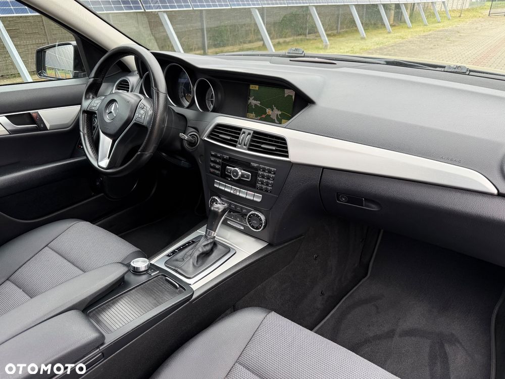 Mercedes-Benz Klasa C 220 CDI BlueEff 4-Matic Avantgarde - 18