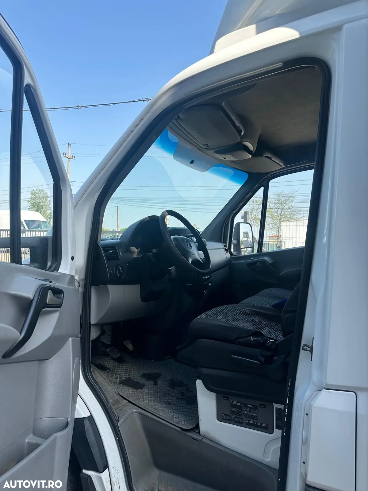 Mercedes-Benz Sprinter - 13