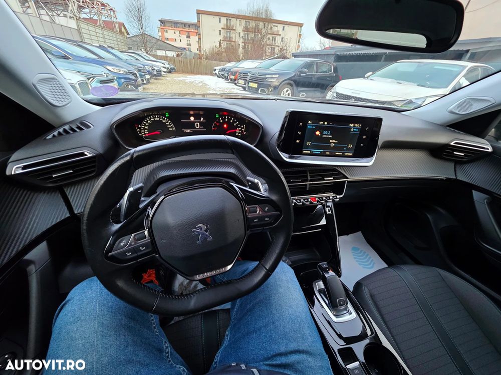 Peugeot 2008 PureTech 130 EAT8 Allure - 25