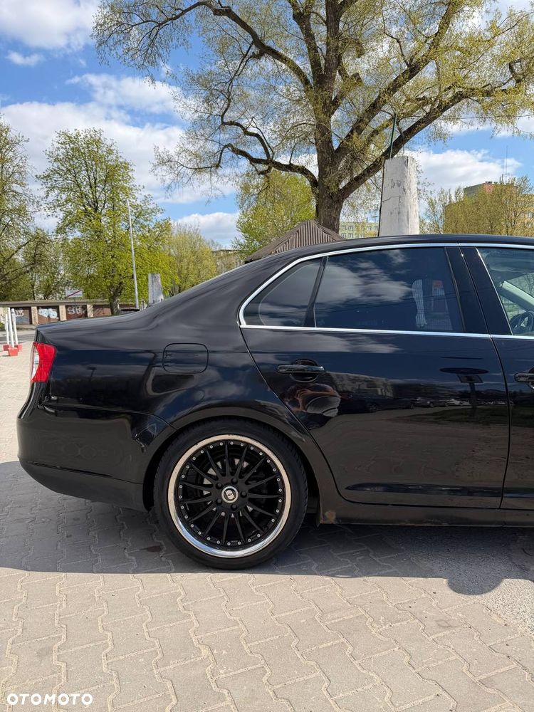 Volkswagen Jetta 2.0 FSI Comfortline - 31