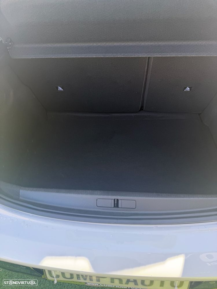 Peugeot 208 - 14