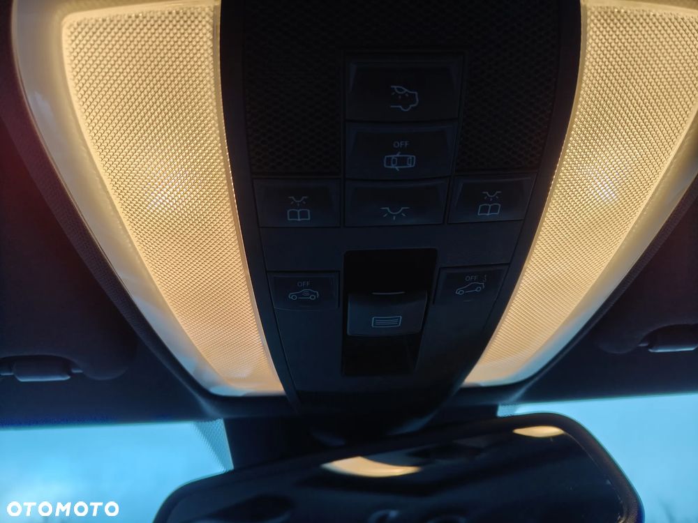 Mercedes-Benz Klasa C 220 CDI 7G-TRONIC Avantgarde Edition - 25