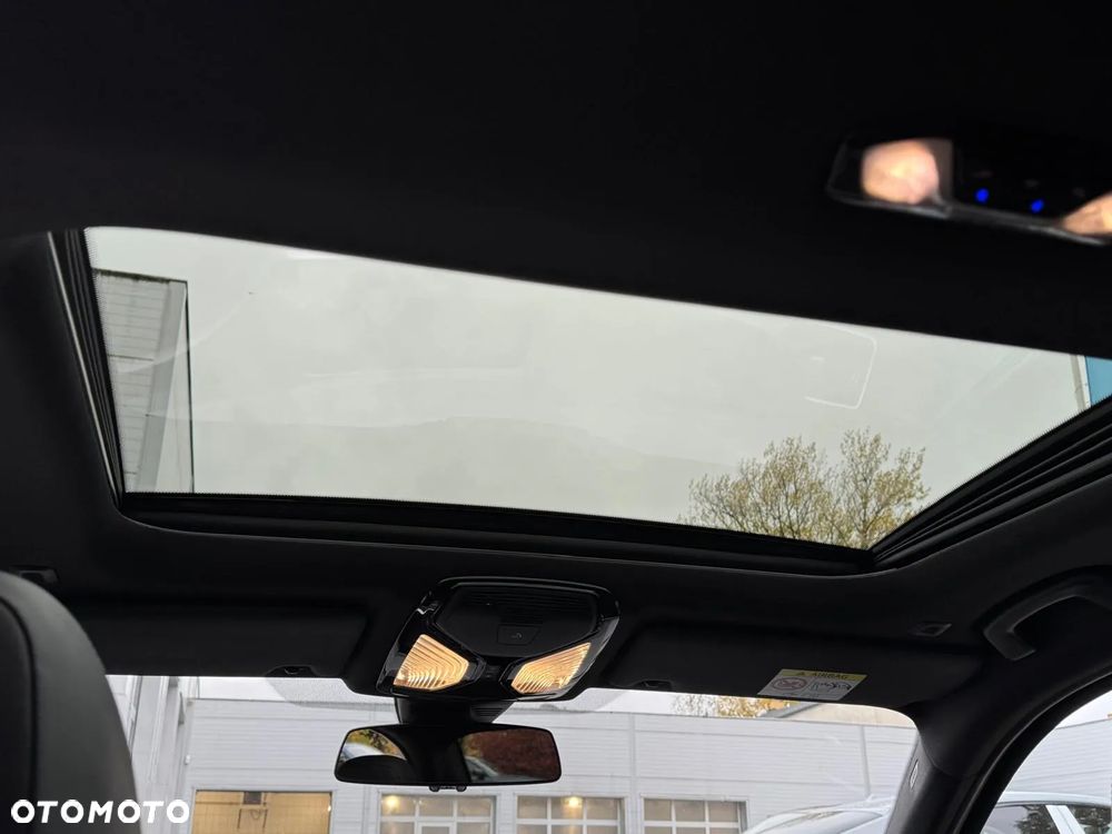 BMW Seria 3 330i xDrive M Sport sport - 33