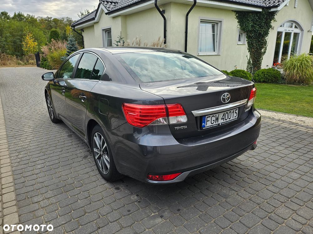 Toyota Avensis 1.6 Life - 4