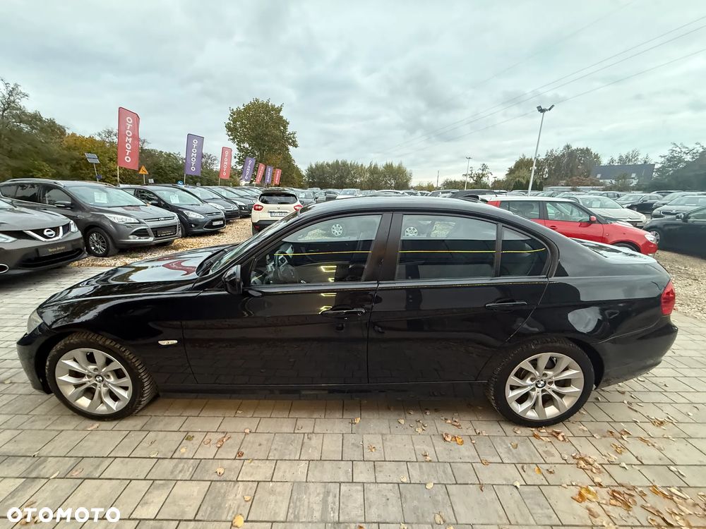 BMW Seria 3 318i - 4