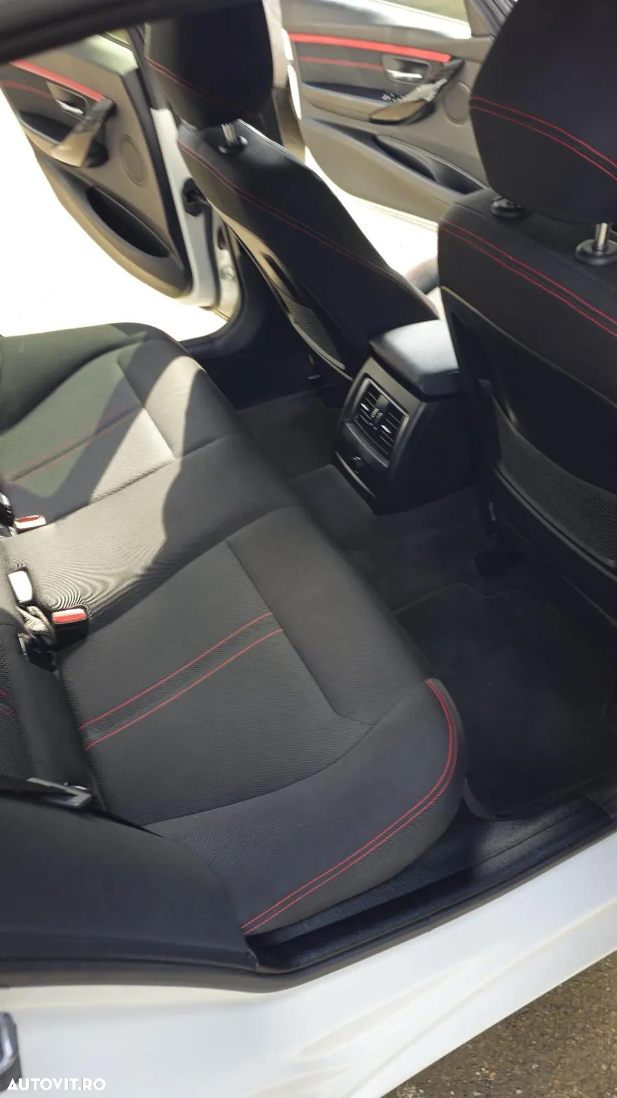BMW Seria 3 318i Touring Aut. - 3