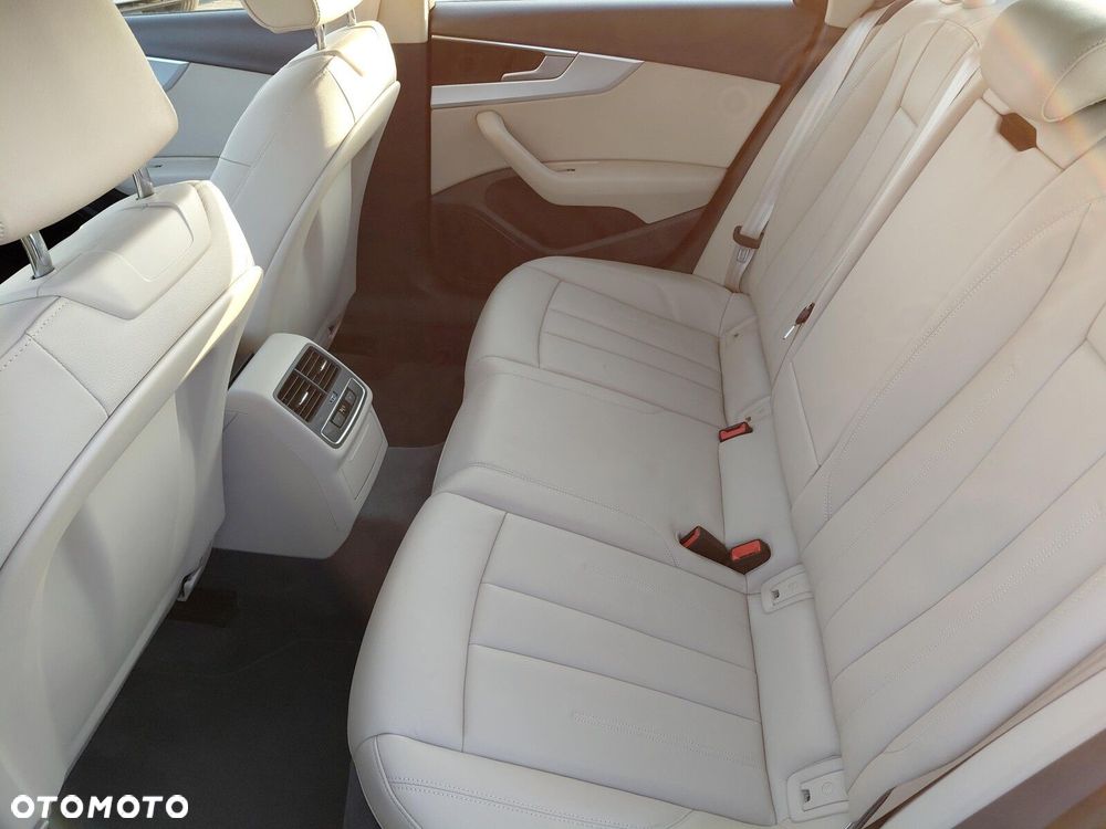 Audi A4 Limousine - 12