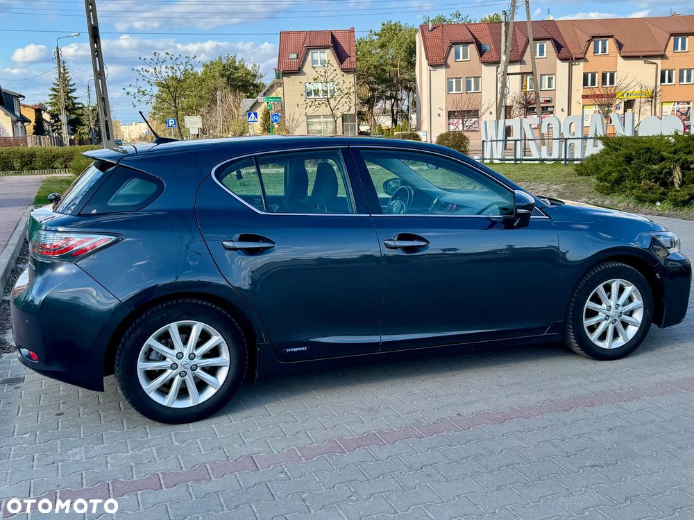 Lexus CT - 4