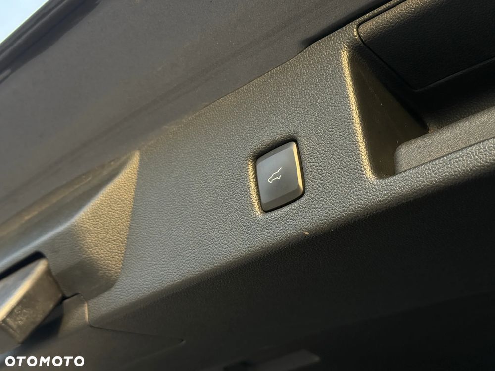 Ford Kuga 2.0 EcoBlue AWD ST-Line - 12