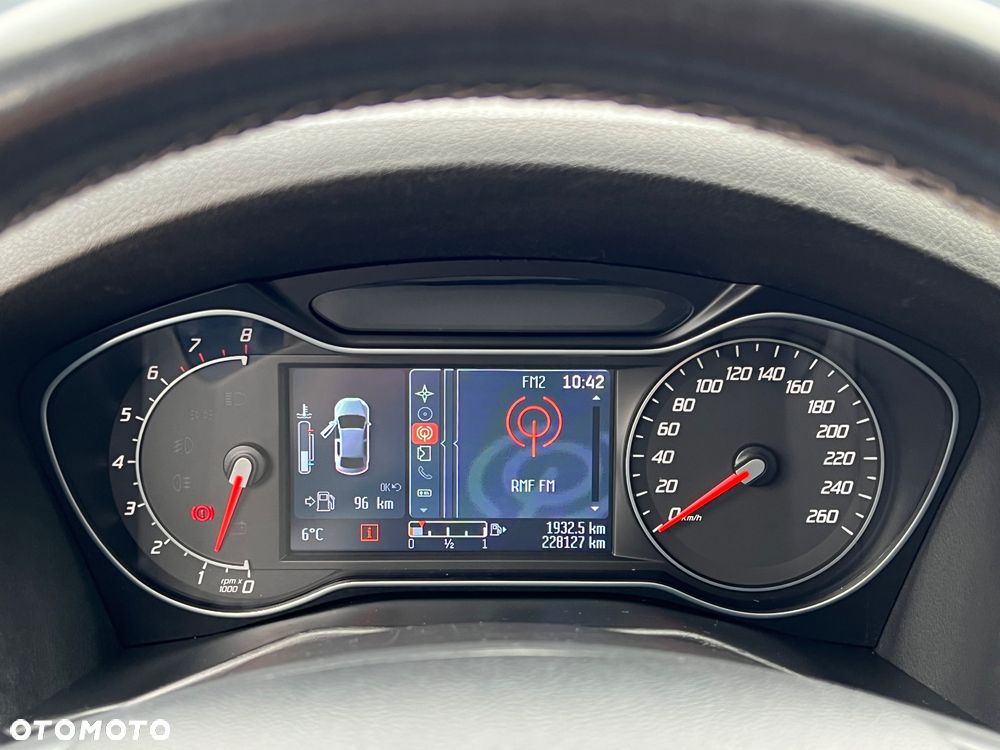 Ford Mondeo 1.6 T Platinium X Plus (Titanium) - 32