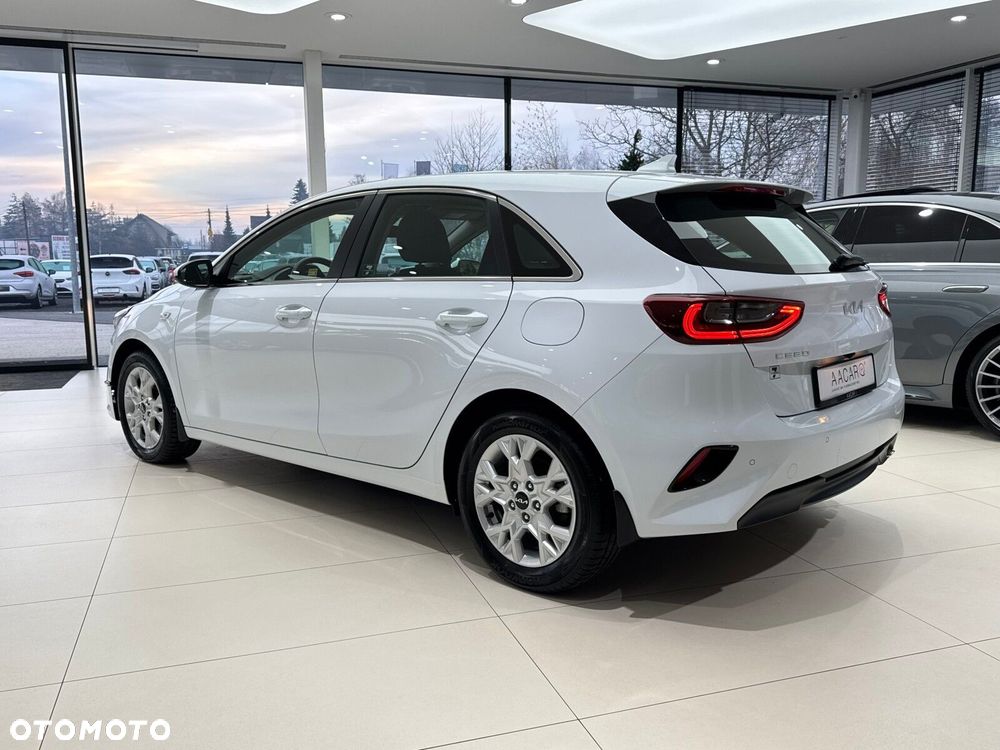 Kia Ceed 1.5 T-GDI M - 3