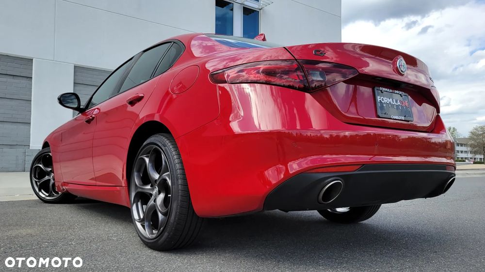 Alfa Romeo Giulia 2.0 Turbo 16V AT8-Q4 Ti - 15