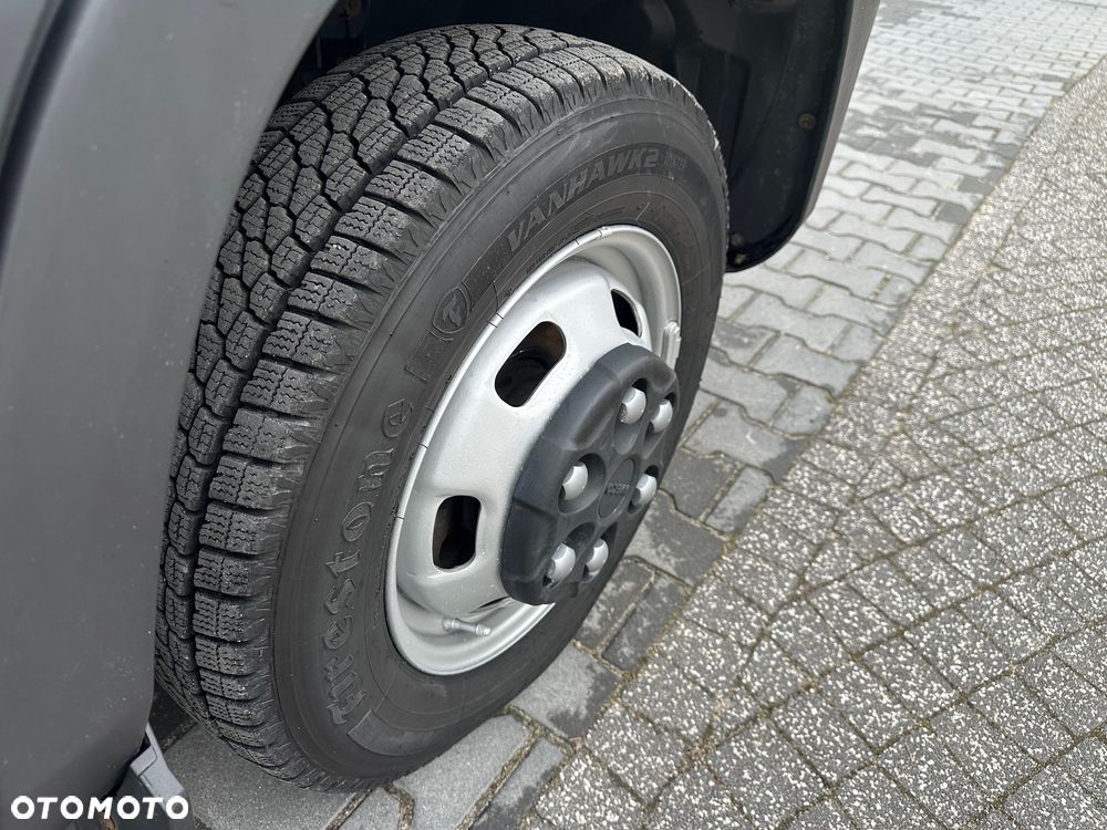 Iveco Daily 50-150 2019 Rok Kontener 8 palet - 12