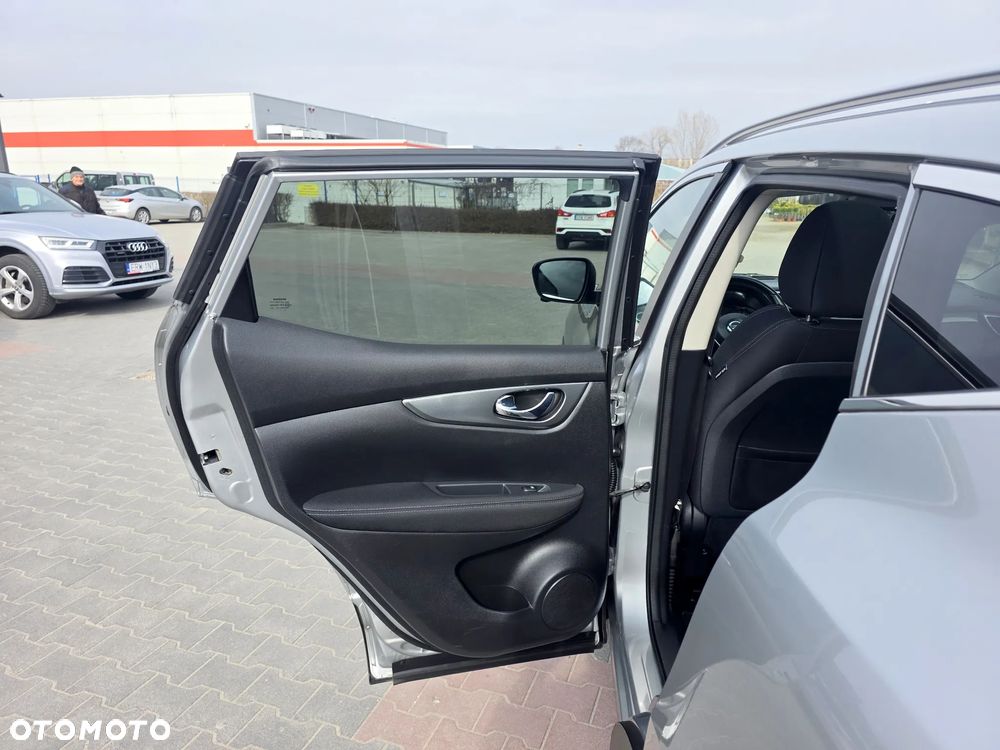 Nissan Qashqai 1.5 dCi DPF 360 - 10