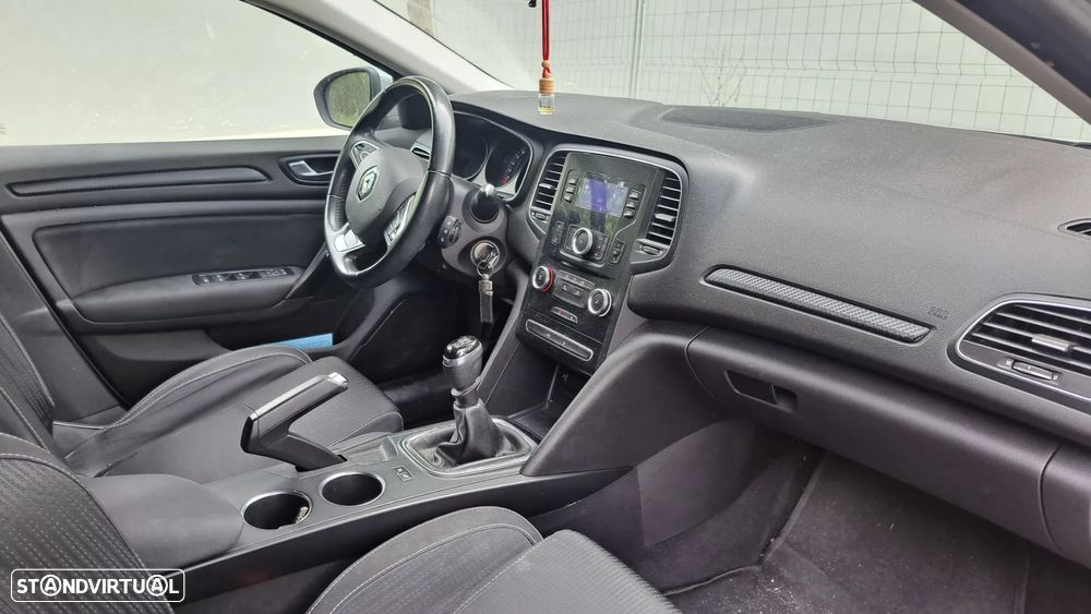 Renault Mégane 1.5 dCi Zen - 6