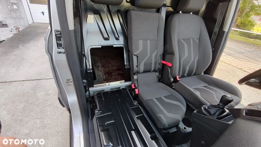 Ford Trannsit connect - 19
